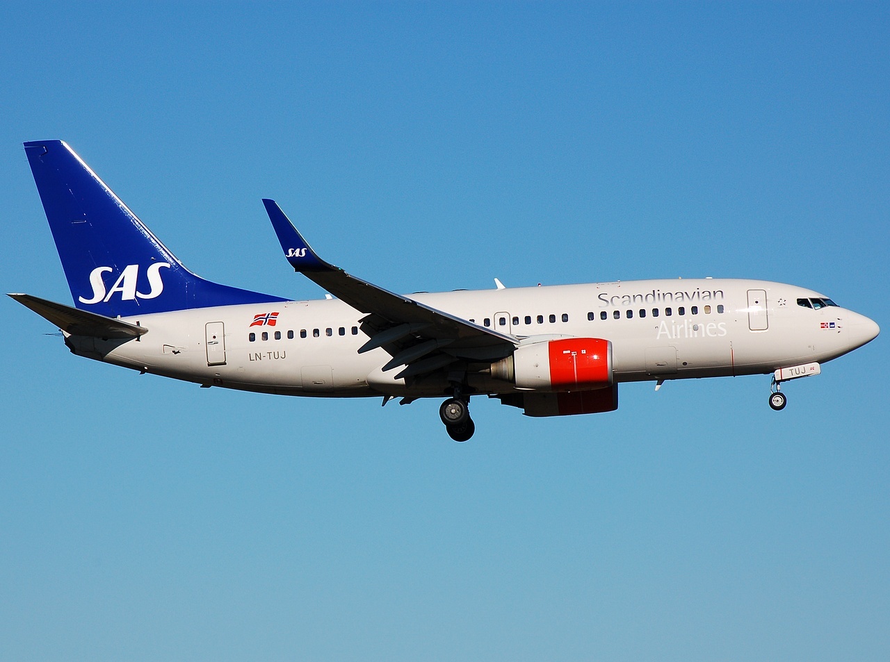 LN-TUJ - 737-705(WL) - SAS Norge - OSL - 25-06-2008