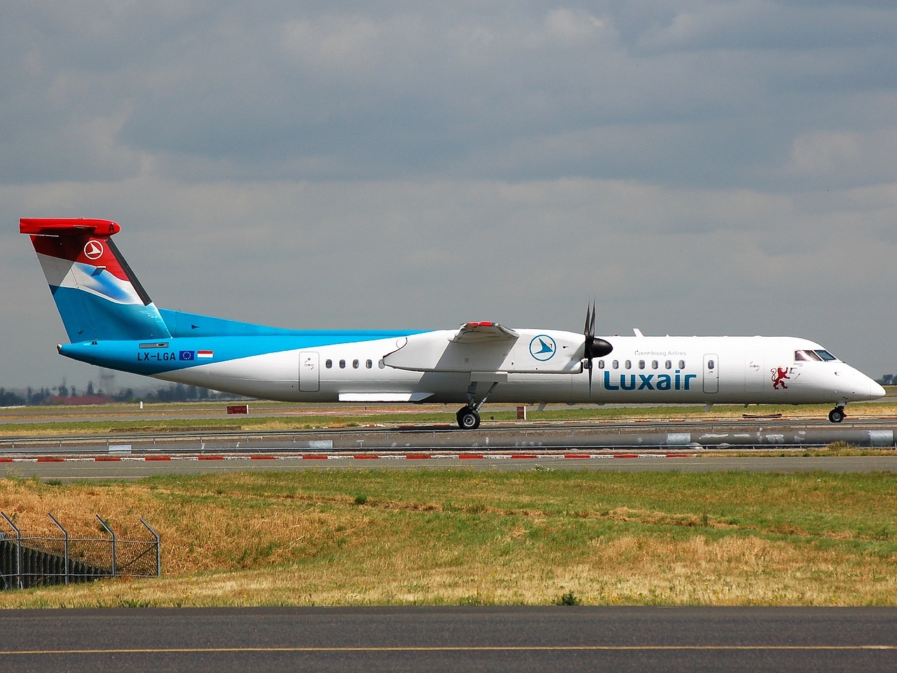 LX-LGA - DHC-8-402Q - Luxair - CDG - 09-07-2008