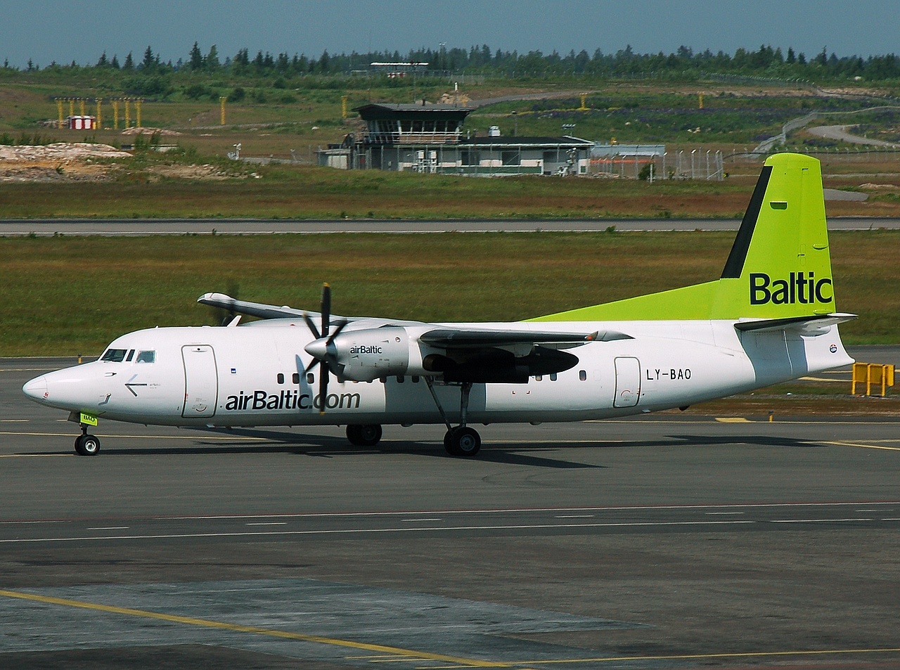 LY-BAO - Fokker 50 - Air Baltic - HEL - 08-06-2008