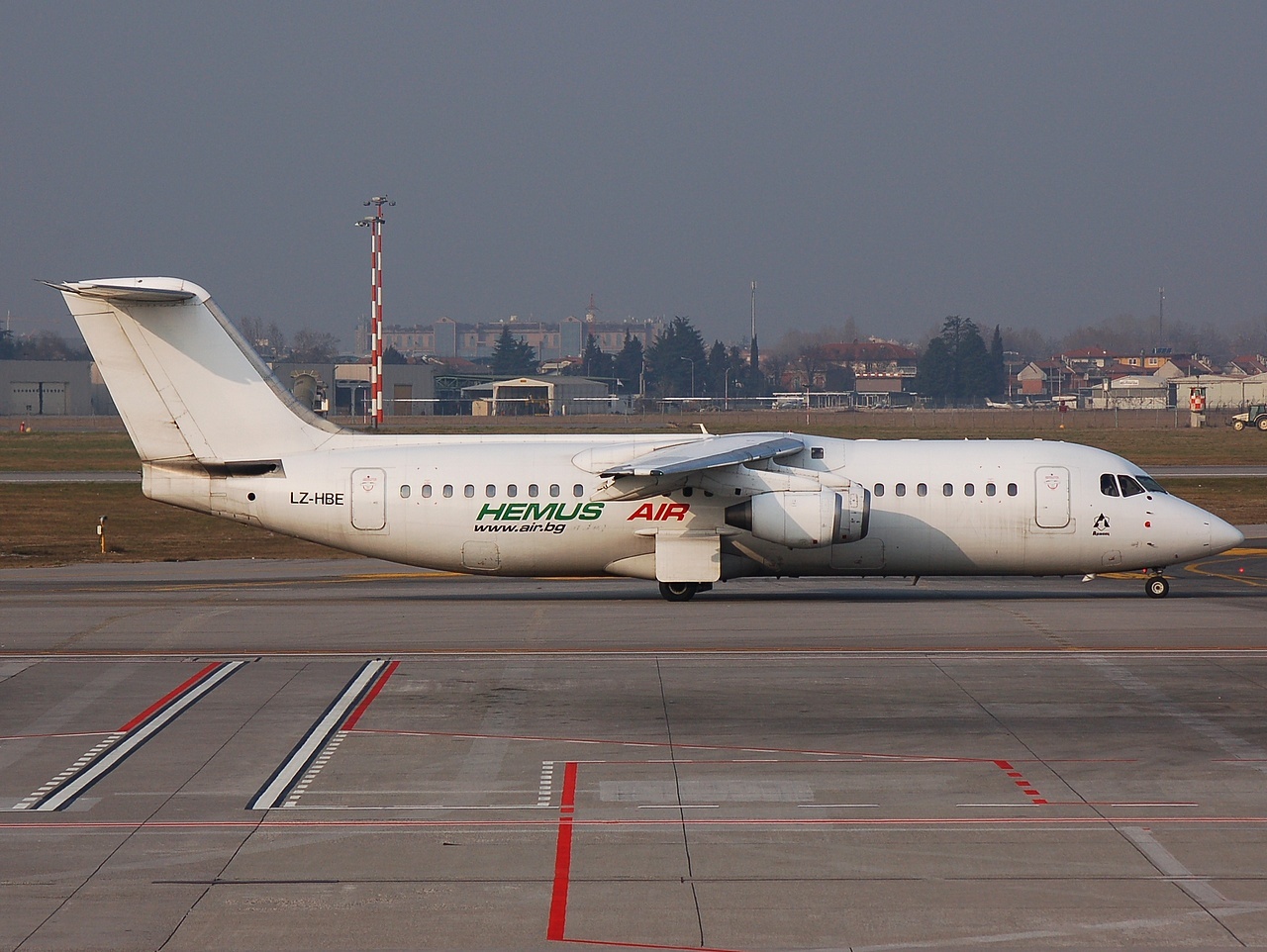 LZ-HBE - BAe 146-300 - Hemus Air - BGY - 26-02-2008