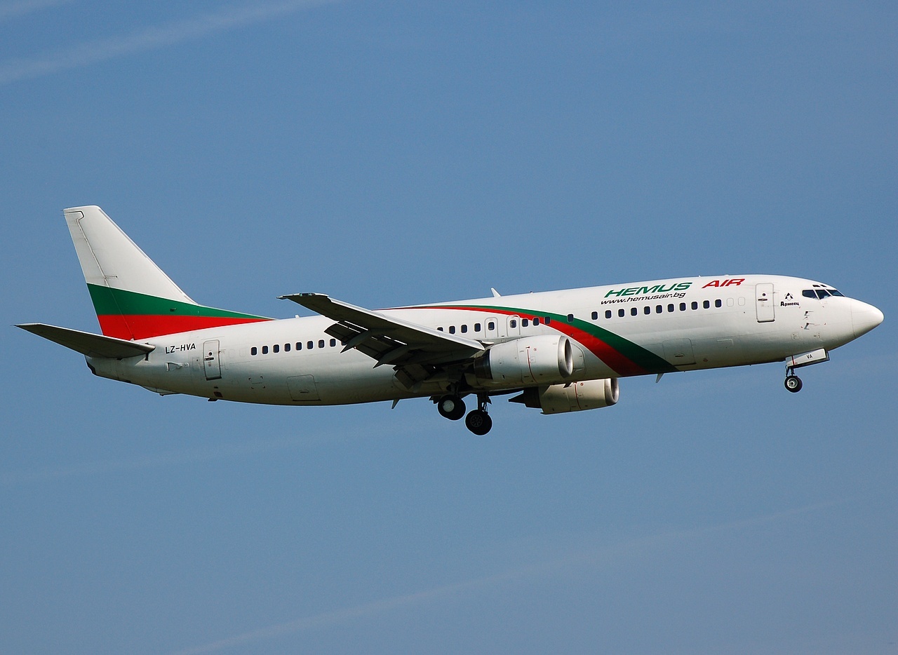 LZ-HVA - 737-4Y0 - Hemus Air - LGW - 13-05-2008