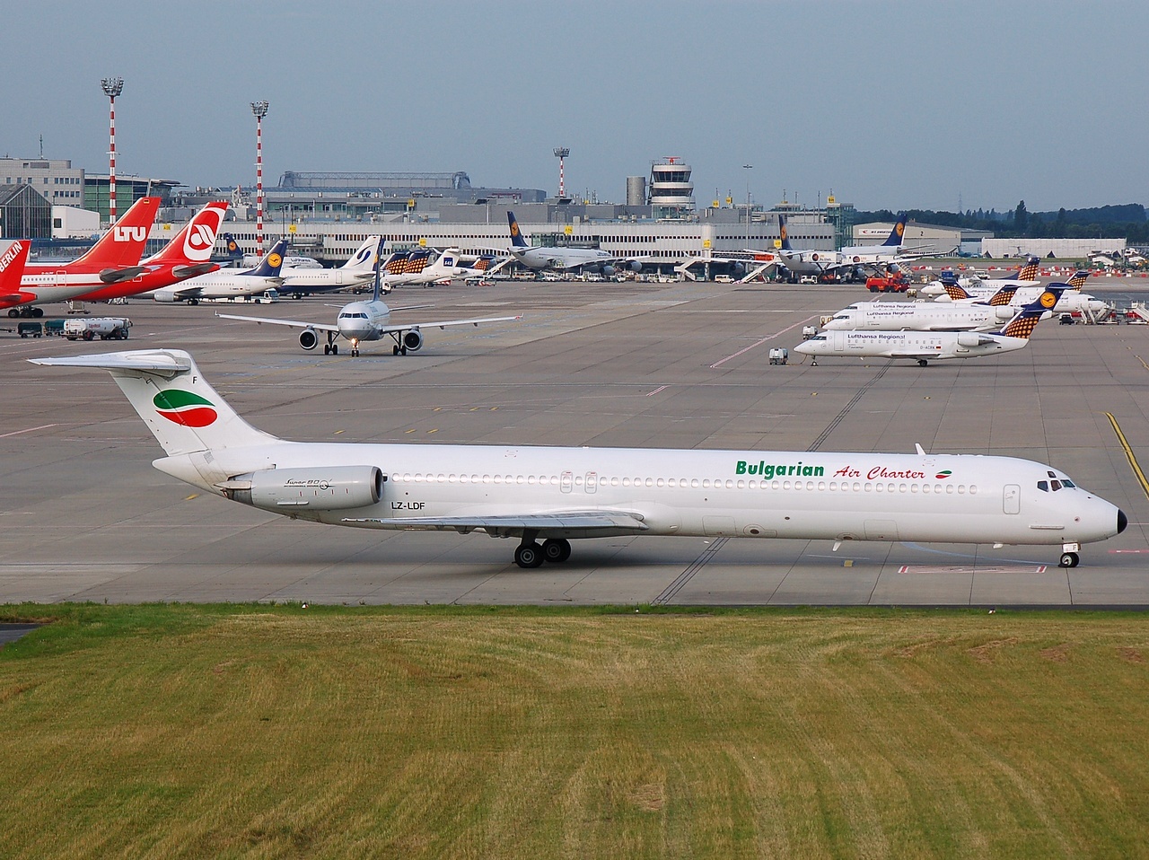LZ-LDF - MD-82 - Bulgarian Air Charter - DUS - 06-07-2008