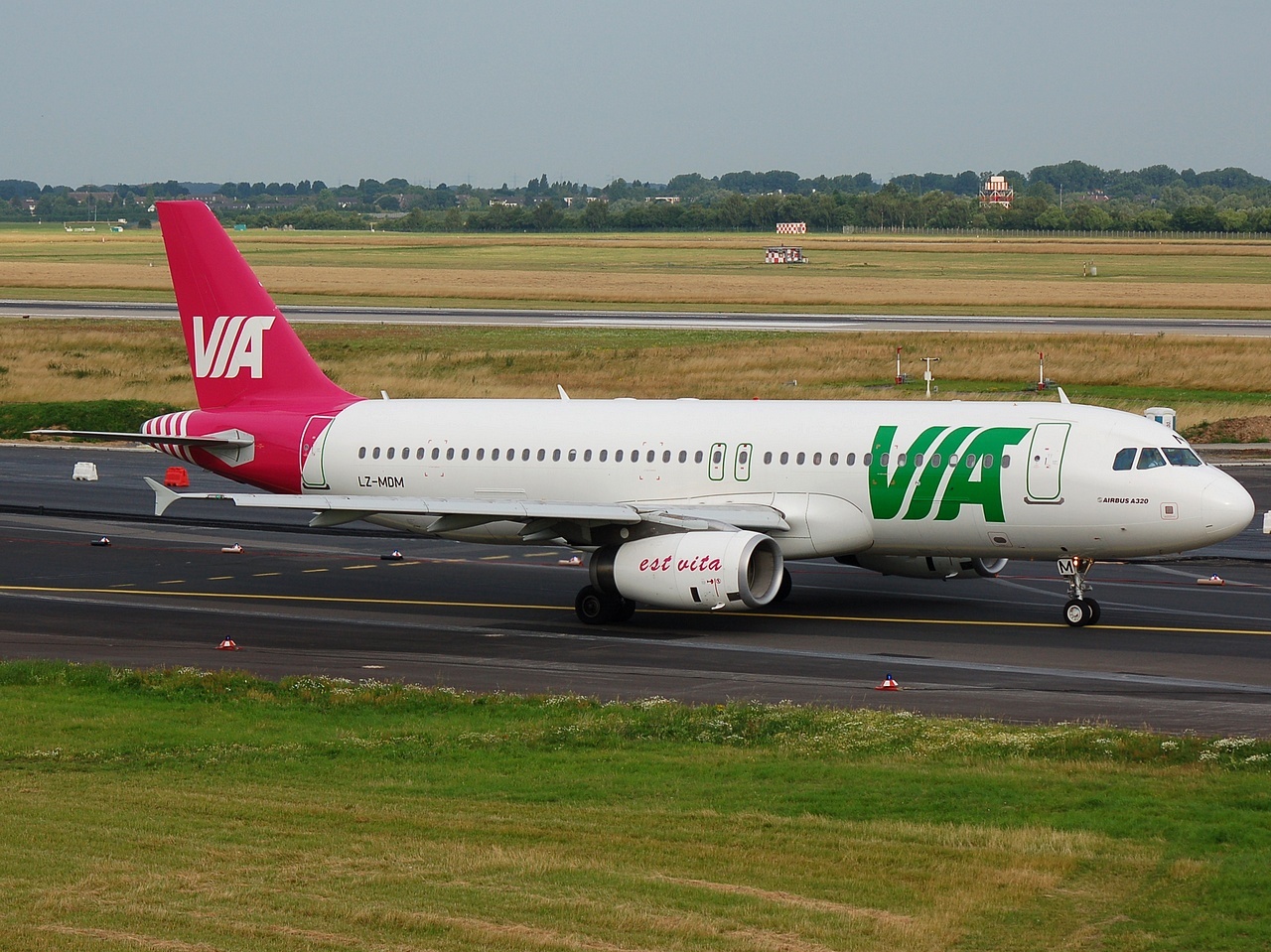 LZ-MDM - A320-232 - Air Via - DUS - 06-07-2008
