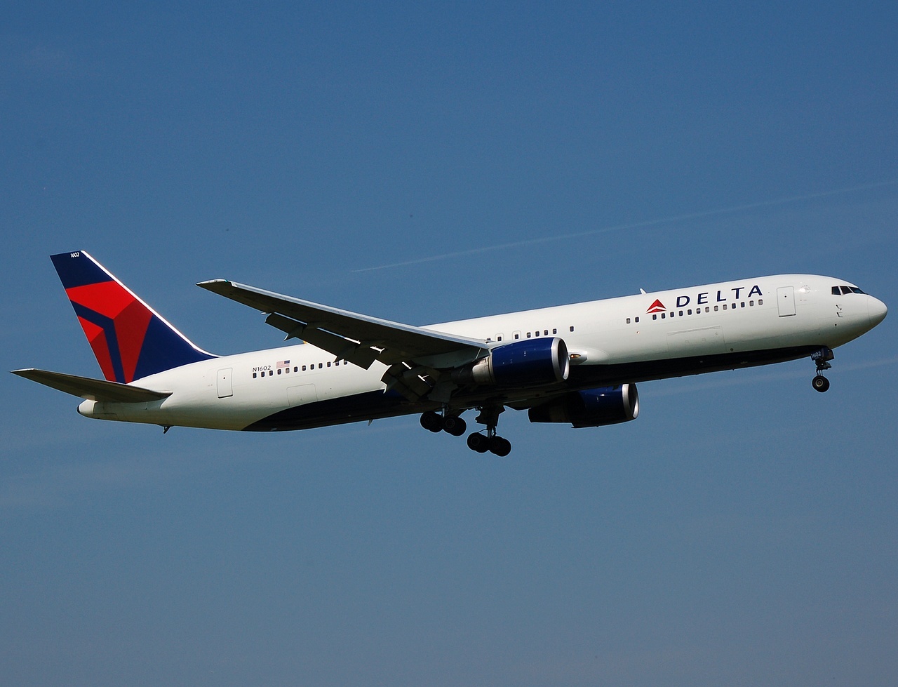 N1602 - 767-332(ER) - Delta Air Lines - LGW - 13-05-2008