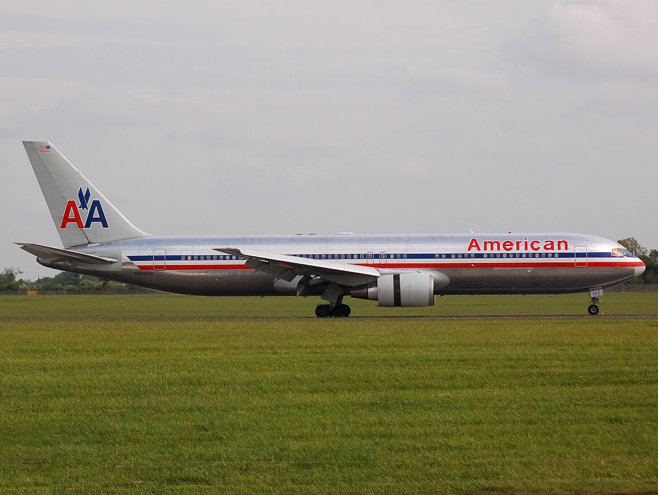 N382AN - 767-323(ER) - American Airlines - DUB - 21-05-2008