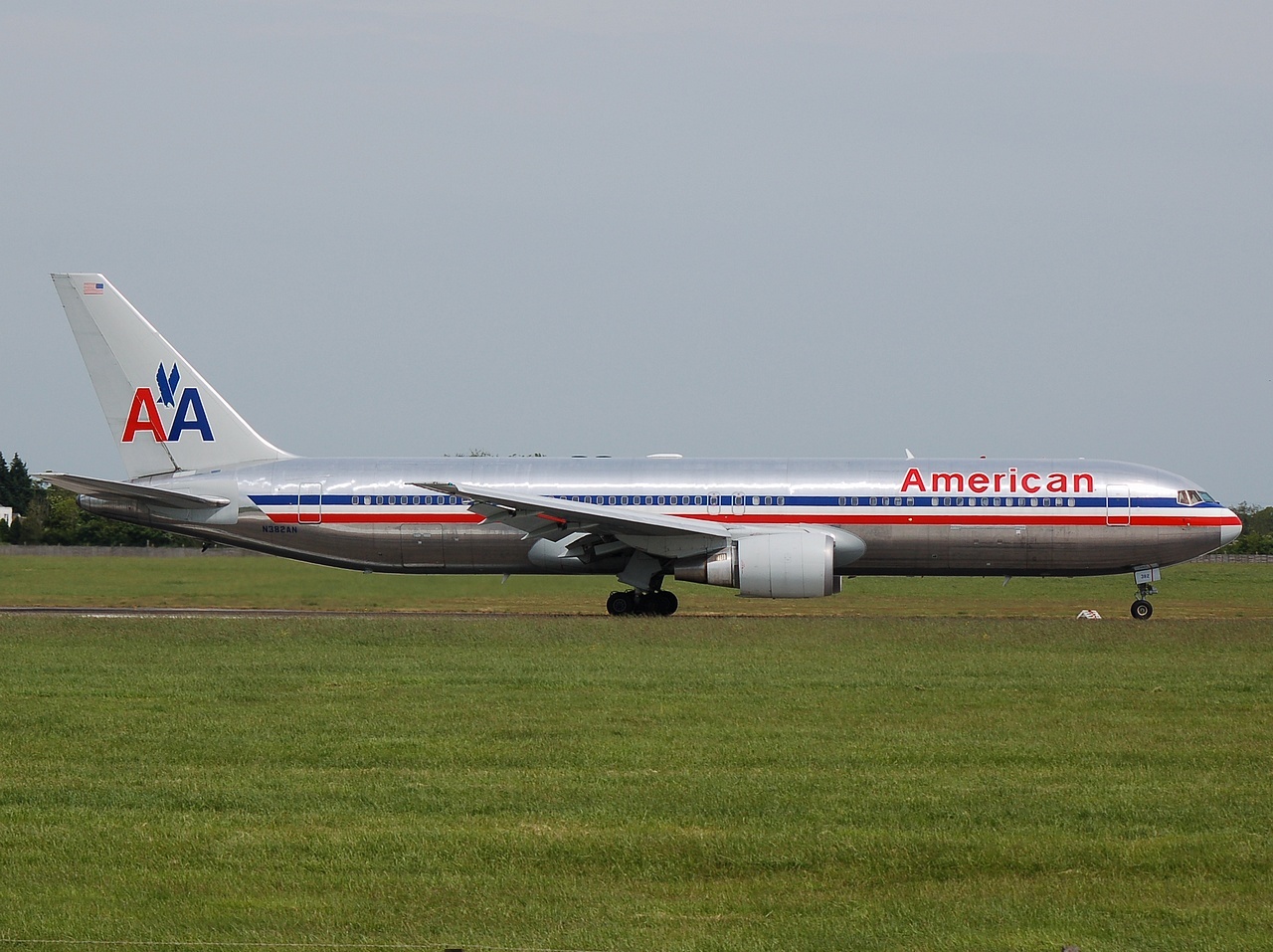 N382AN - 767-323(ER) - American Airlines - DUB - 21-05-2008b