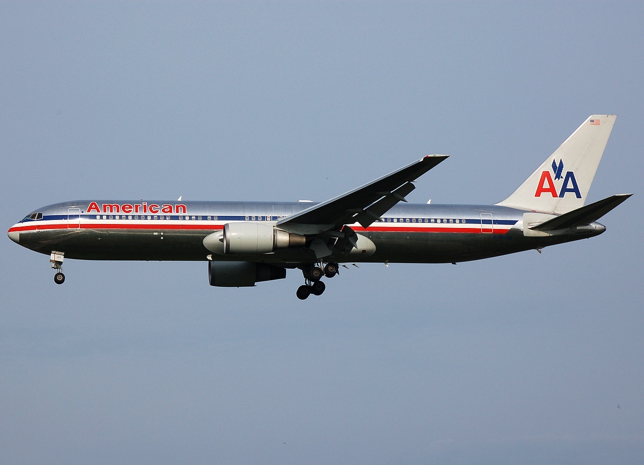 N395AA - 767-323(ER) - American Airlines - FCO - 11-06-2008