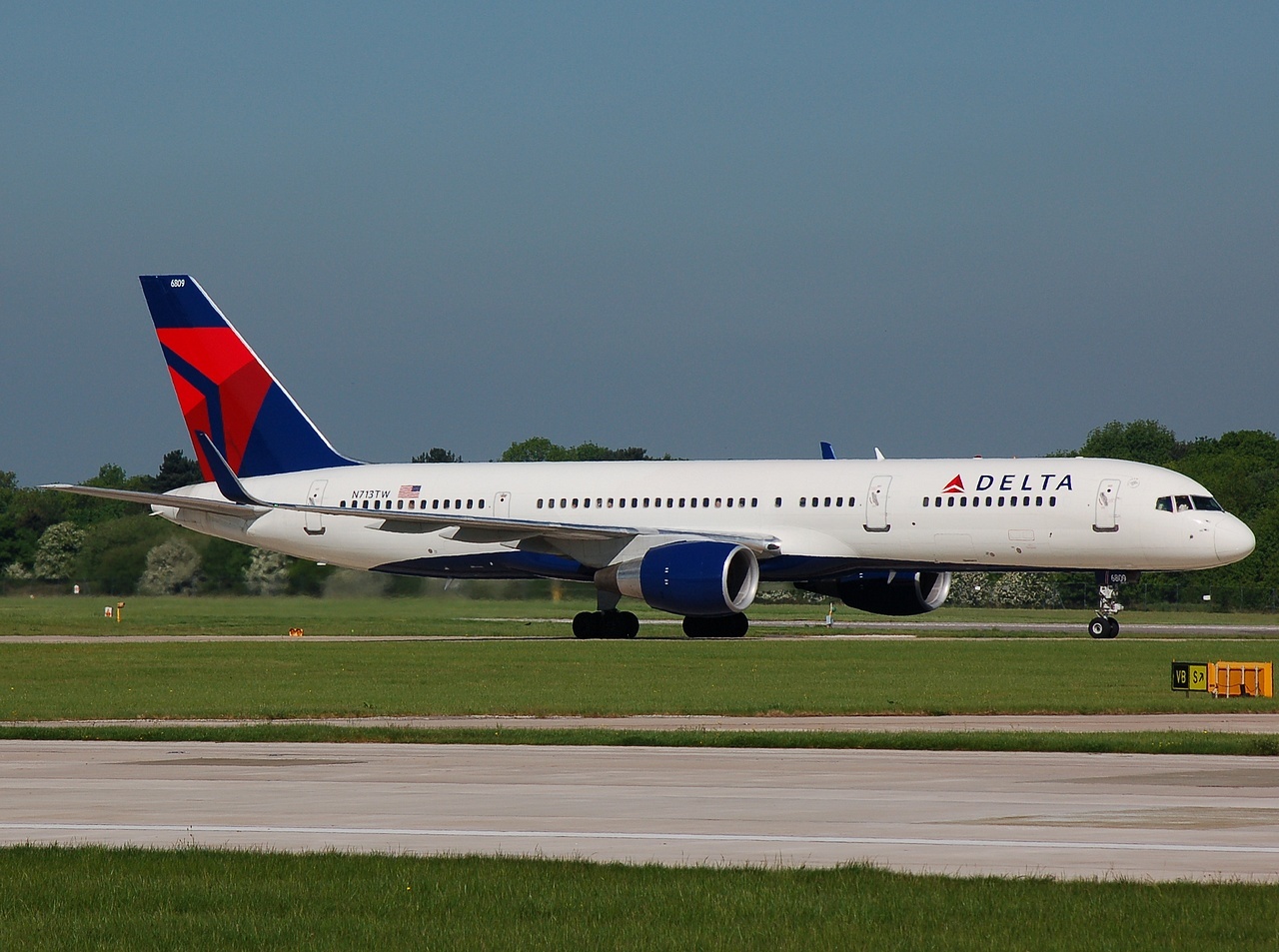 N713TW - 757-2Q8(WL) - Delta Air Lines - MAN - 14-05-2008