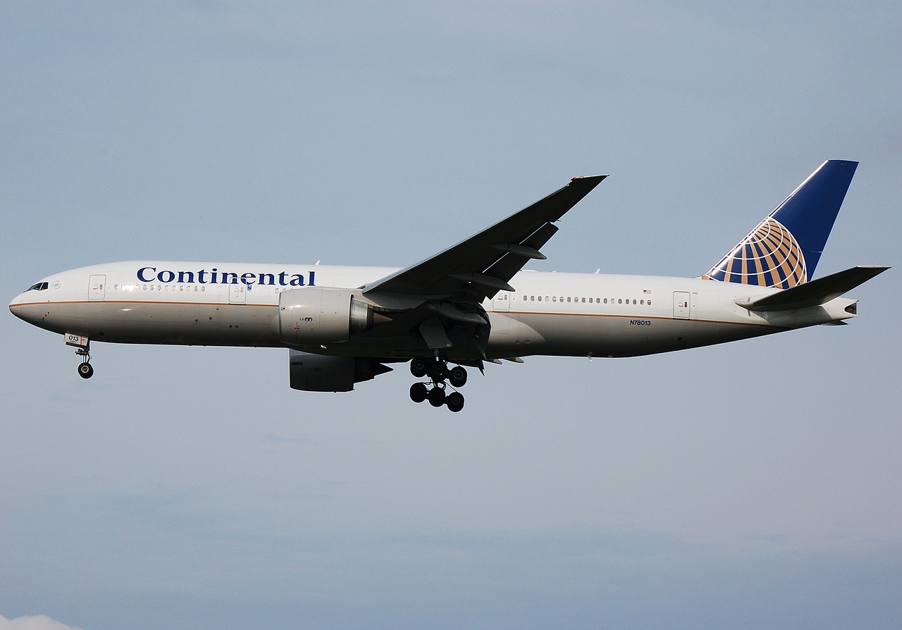 N78013 - 777-224(ER) - Continental Air Lines - FCO - 11-06-2008