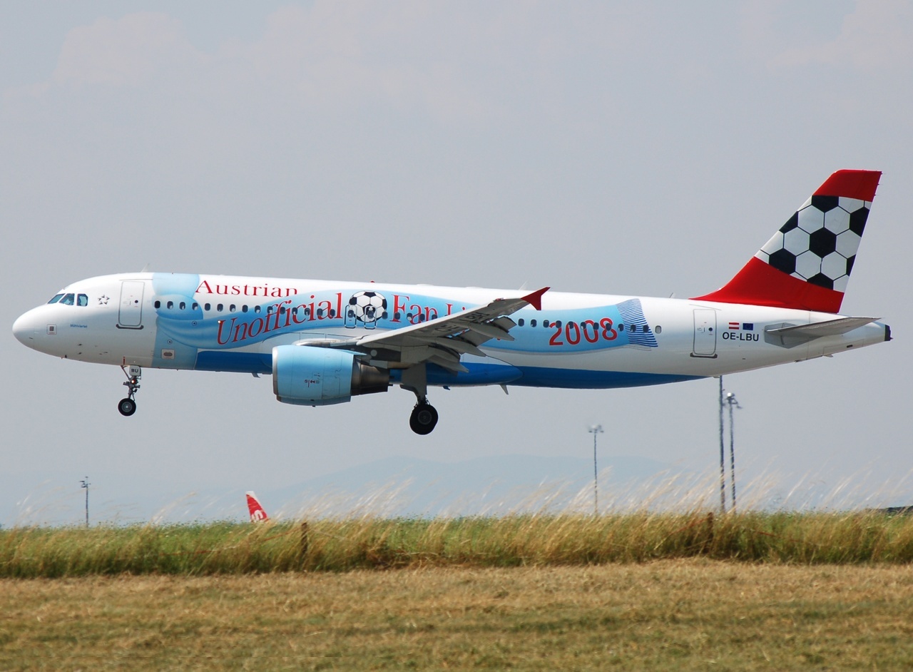 OE-LBU - A320-214 - Austrian Airlines - VIE - 03-07-2008