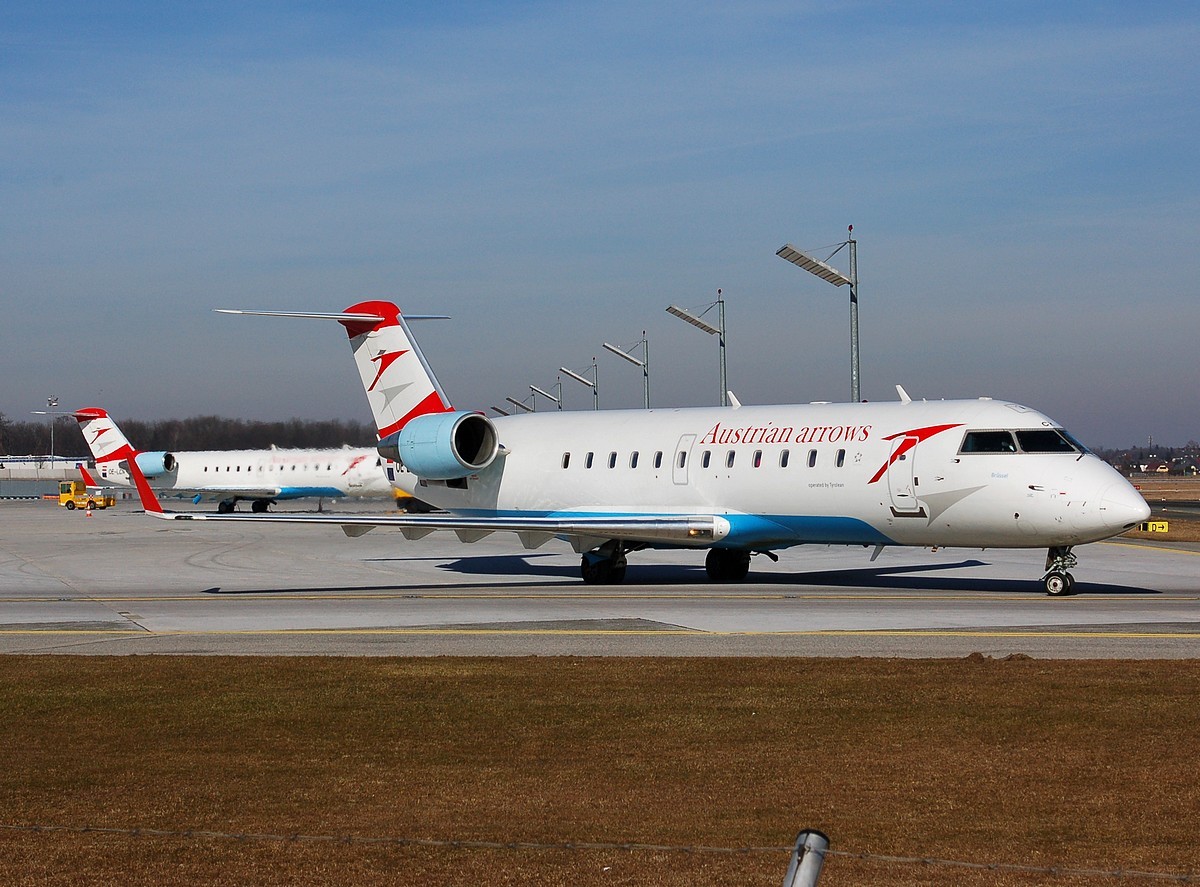 OE-LCK - CRJ-200LR - Austrian Arrows - SZG - 17-02-2008