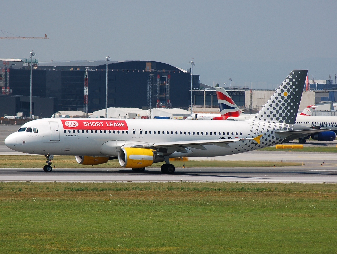 OE-LEV - A320-214 - Niki - VIE - 03-07-2008
