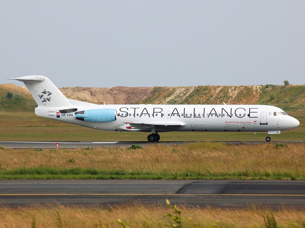 OE-LVG - Fokker 100 - Austrian Arrows - CPH - 19-06-2008