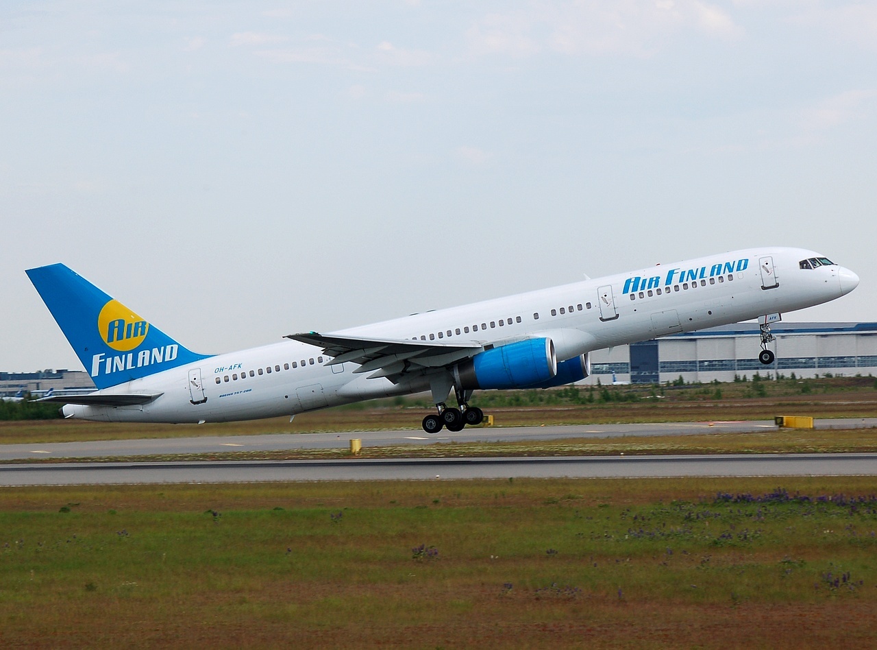 OH-AFK - 757-28A - Air Finland - HEL - 06-06-2008