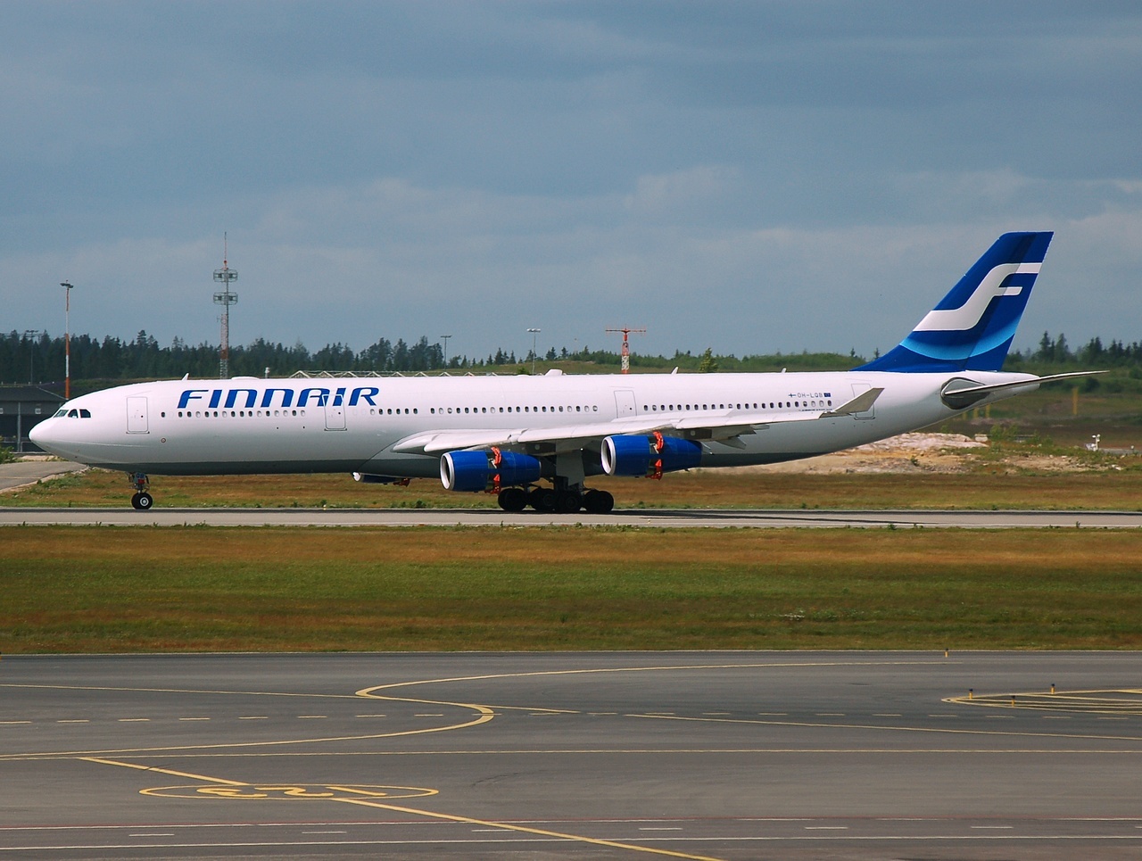 OH-LQB - A340-313 - Finnair - HEL - 09-06-2008
