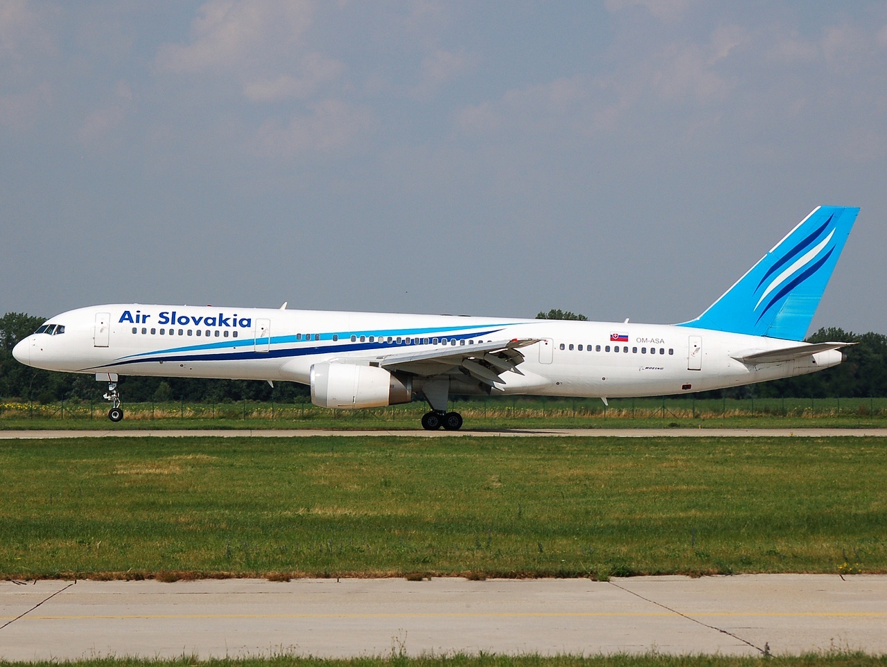 OM-ASA - 757-236 - Air Slovakia - BTS - 02-07-2008