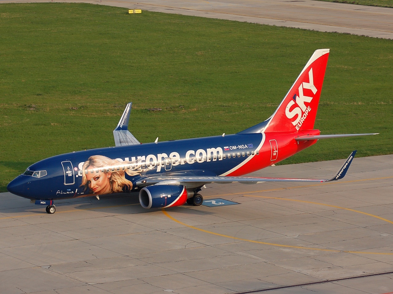OM-NGA - 737-76N(WL) - SkyEurope Airlines - BTS - 03-07-2008