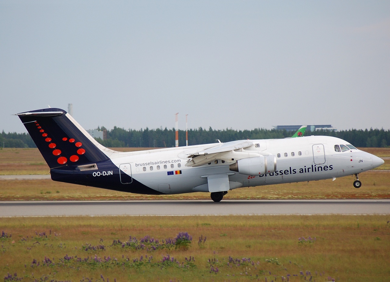 OO-DJN - RJ85 - Brussels Airlines - HEL - 06-06-2008