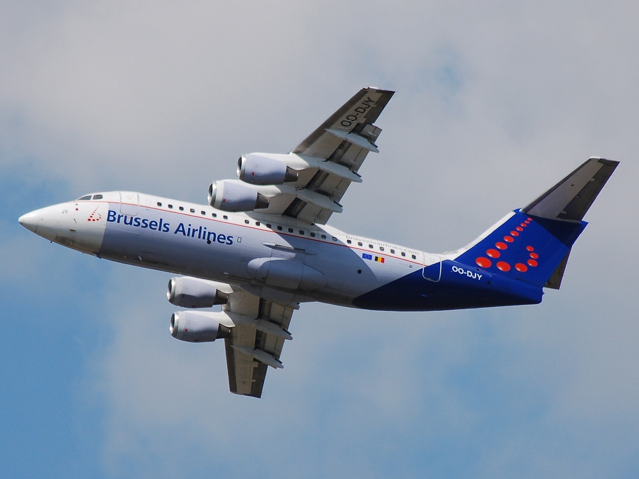 OO-DJY - RJ85 - Brussels Airlines - HEL - 07-06-2008