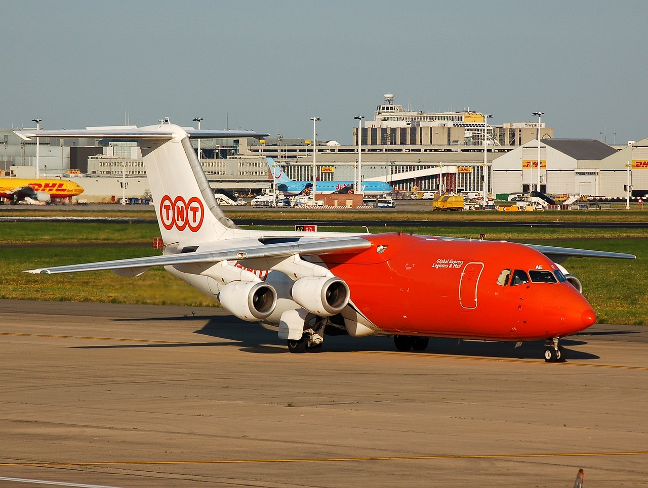 OO-TAE - BAe 146-300QT - TNT Airways - BRU - 24-07-2008