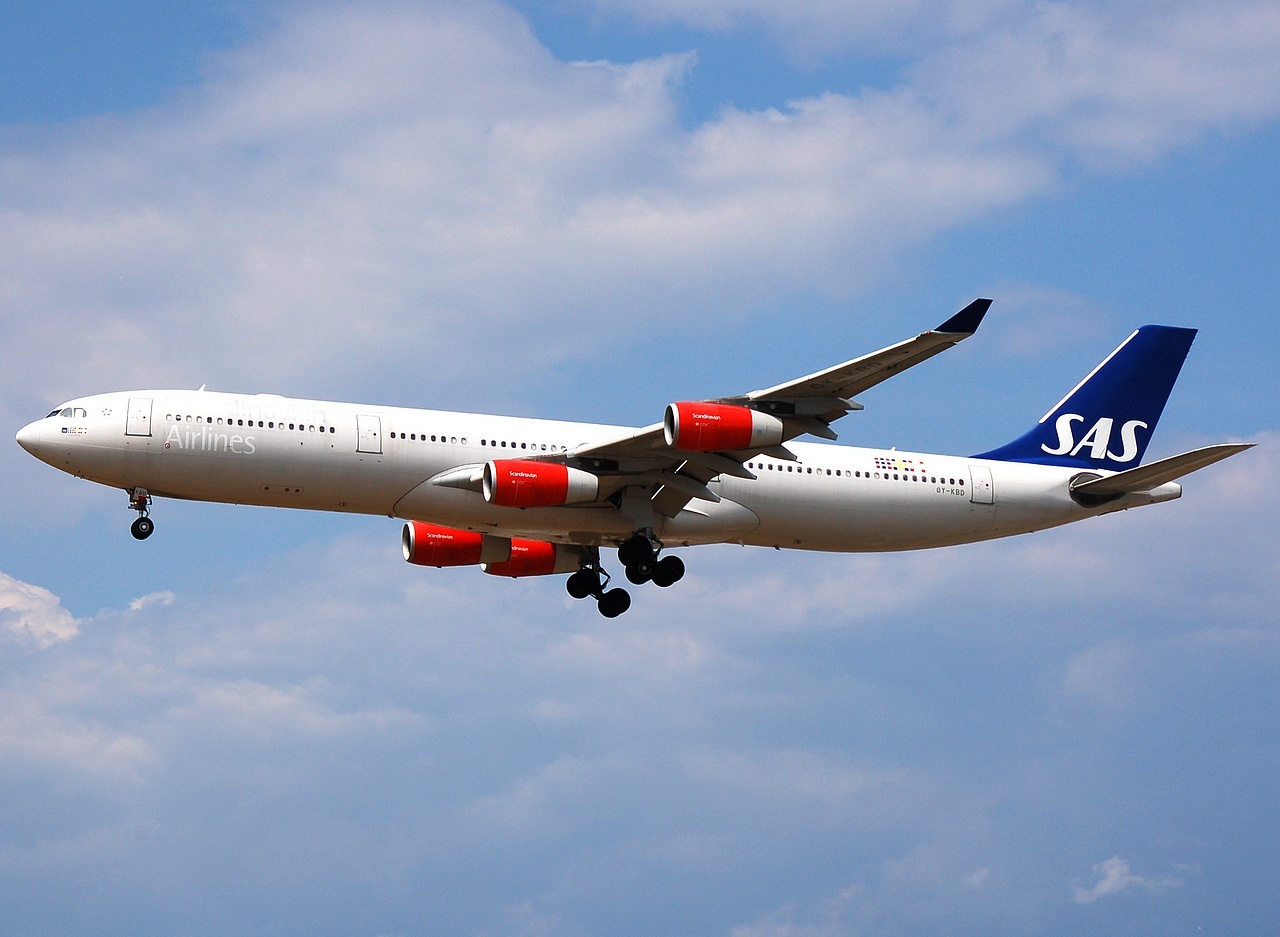 OY-KBD - A340-313 - SAS Scandinavian Airlines - CPH - 18-06-2008b