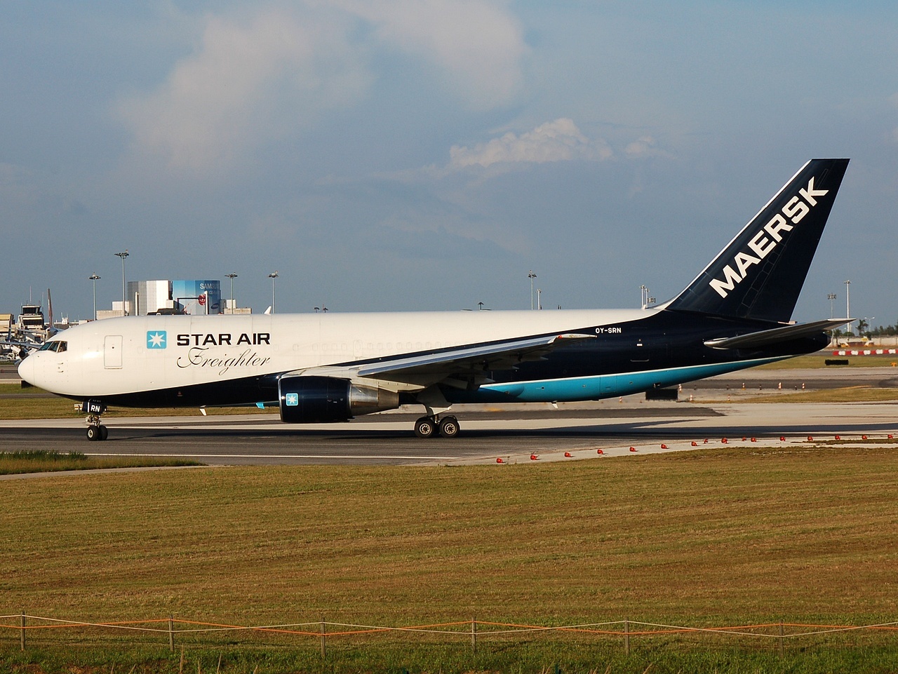 OY-SRN - 767-219(ER) - Star Air - LIS - 30-05-2008b