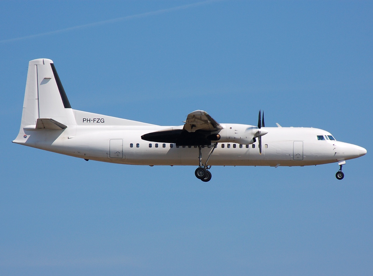 PH-FZG - Fokker 50 - Wideroe - CPH - 18-06-2008b