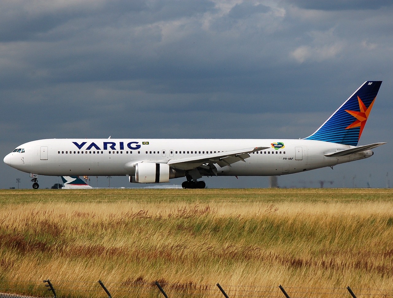 PR-VAF - 767-38E(ER) - Varig - CDG - 09-07-2008