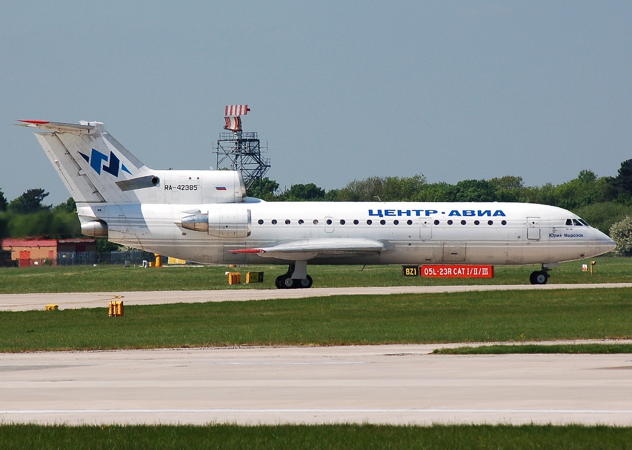 RA-42385 - Yakovlev Yak-42D - Centre-Avia - MAN - 14-05-2008