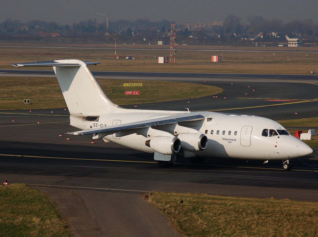 SE-DJY - RJ70- - Transwede - DUS - 18-02-2008