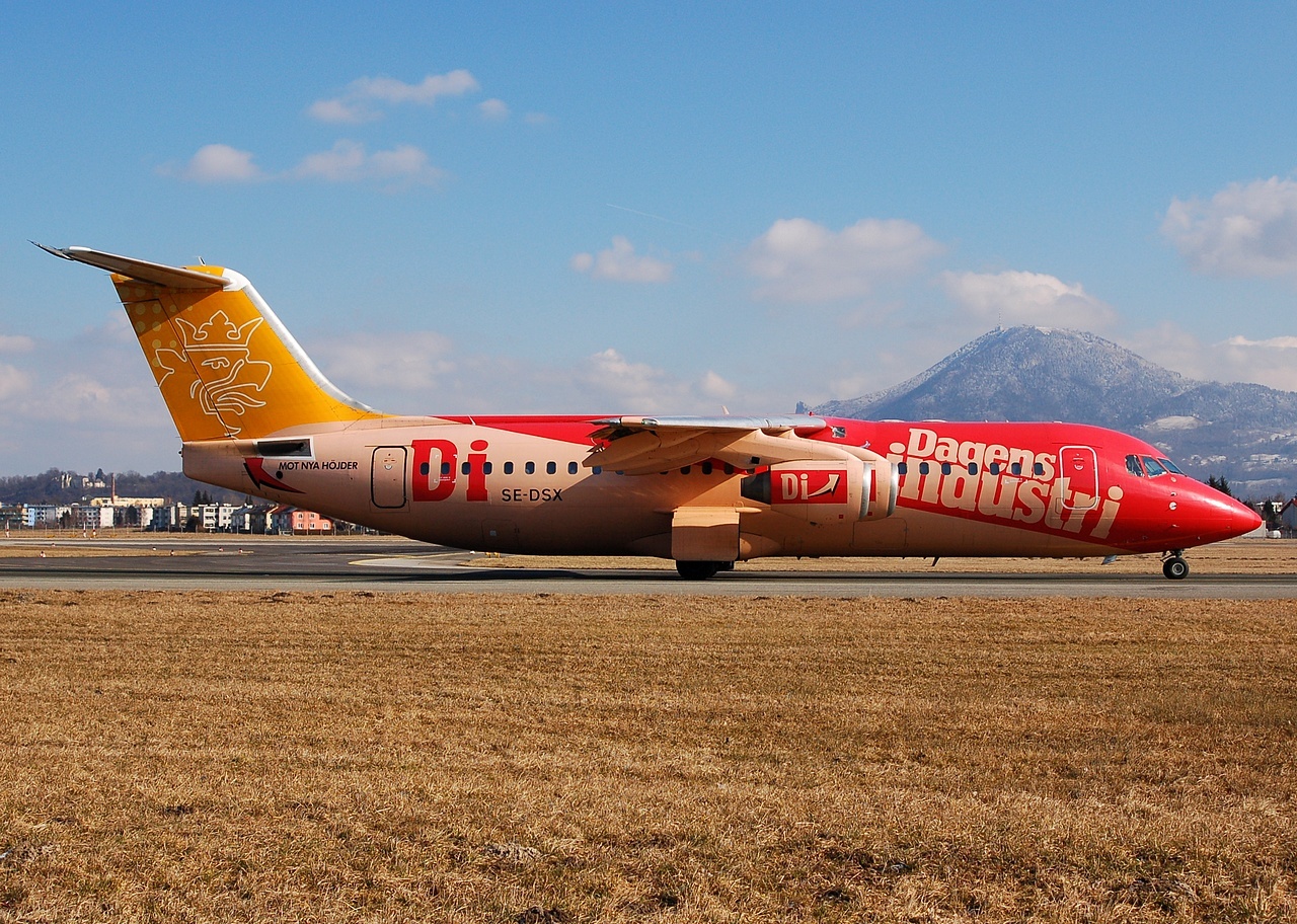 SE-DSX - RJ100 - Malmo Aviation - SZG - 16-02-2008b