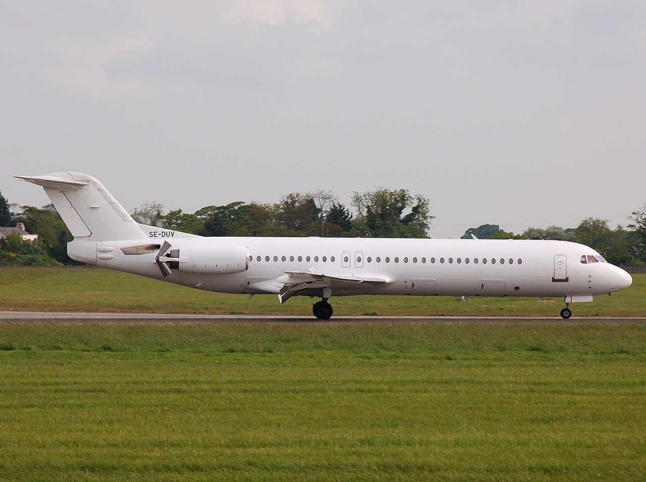 SE-DUV - Fokker 100 - Air Express - DUB - 21-05-2008