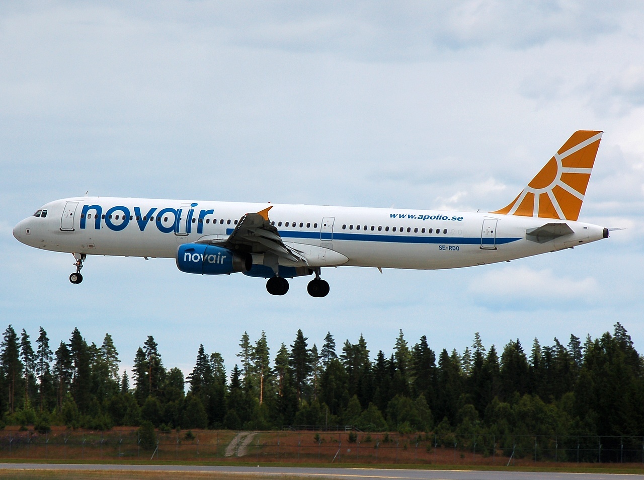 SE-RDO - A321-231 - Novair - OSL - 24-06-2008b