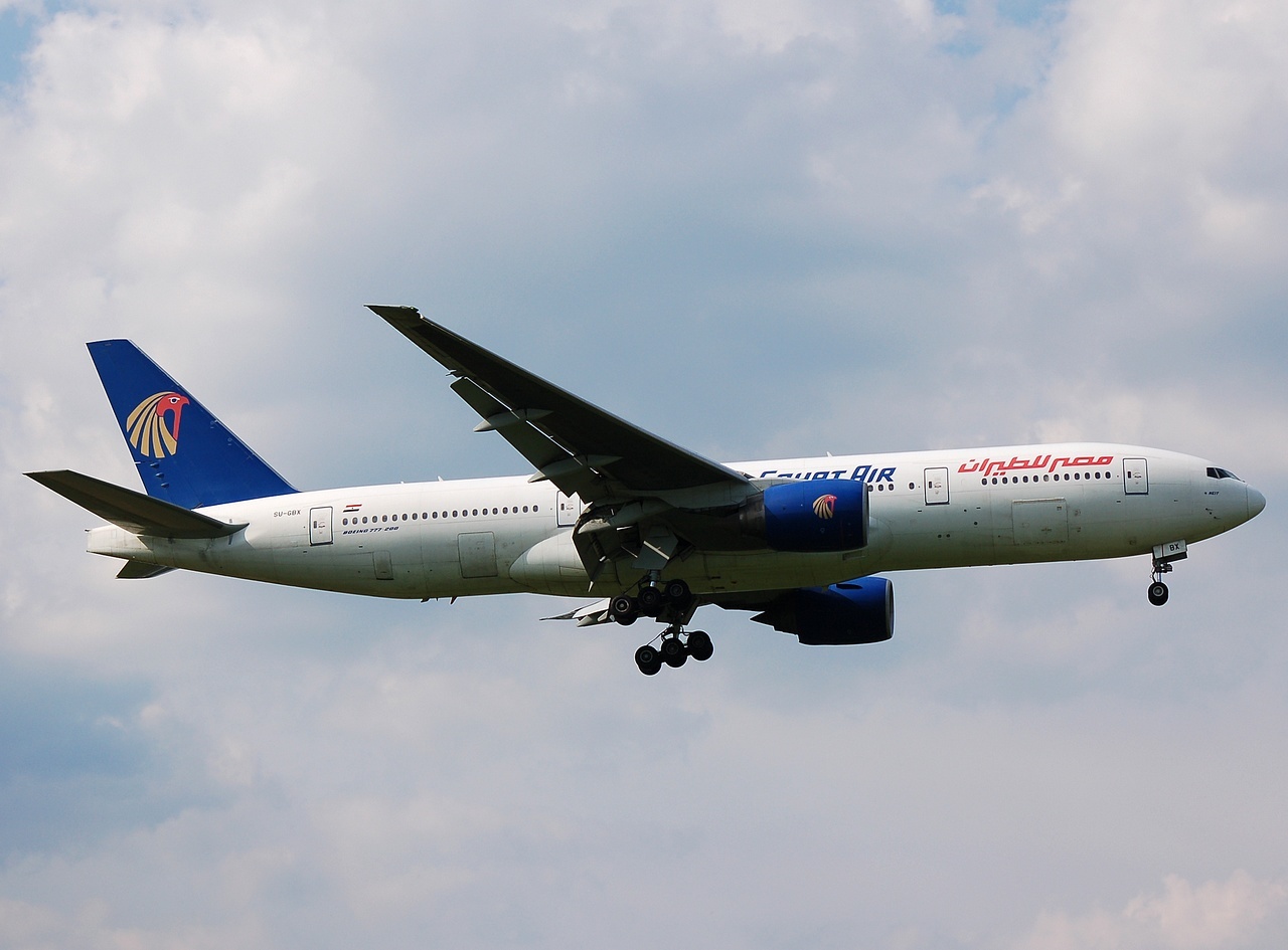 SU-GBX - 777-266(ER) - EgyptAir - LHR - 12-05-2008