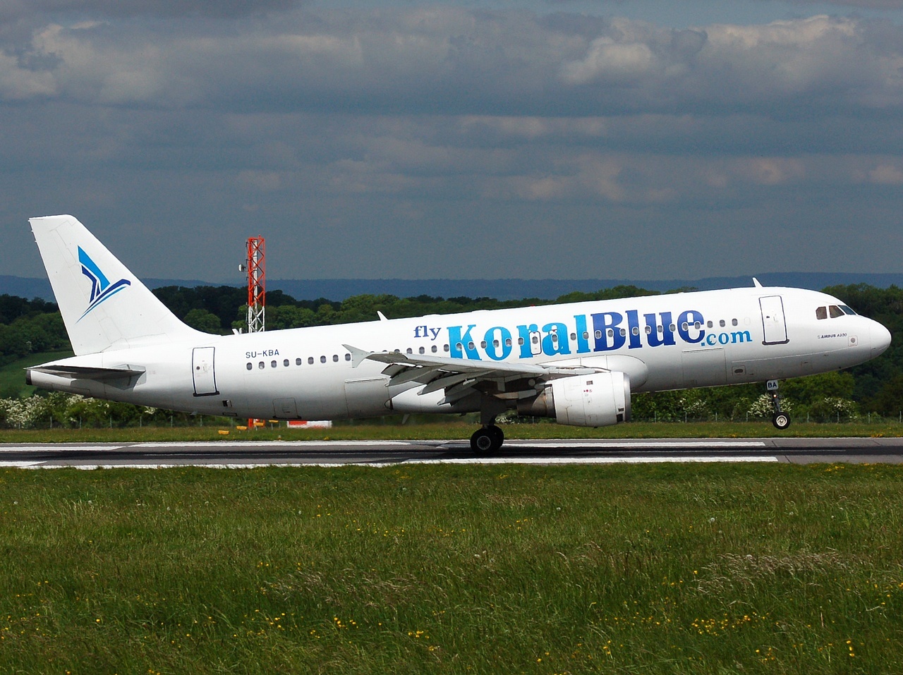 SU-KBA - A320-212 - Koral Blue Airlines - BRS - 19-05-2008