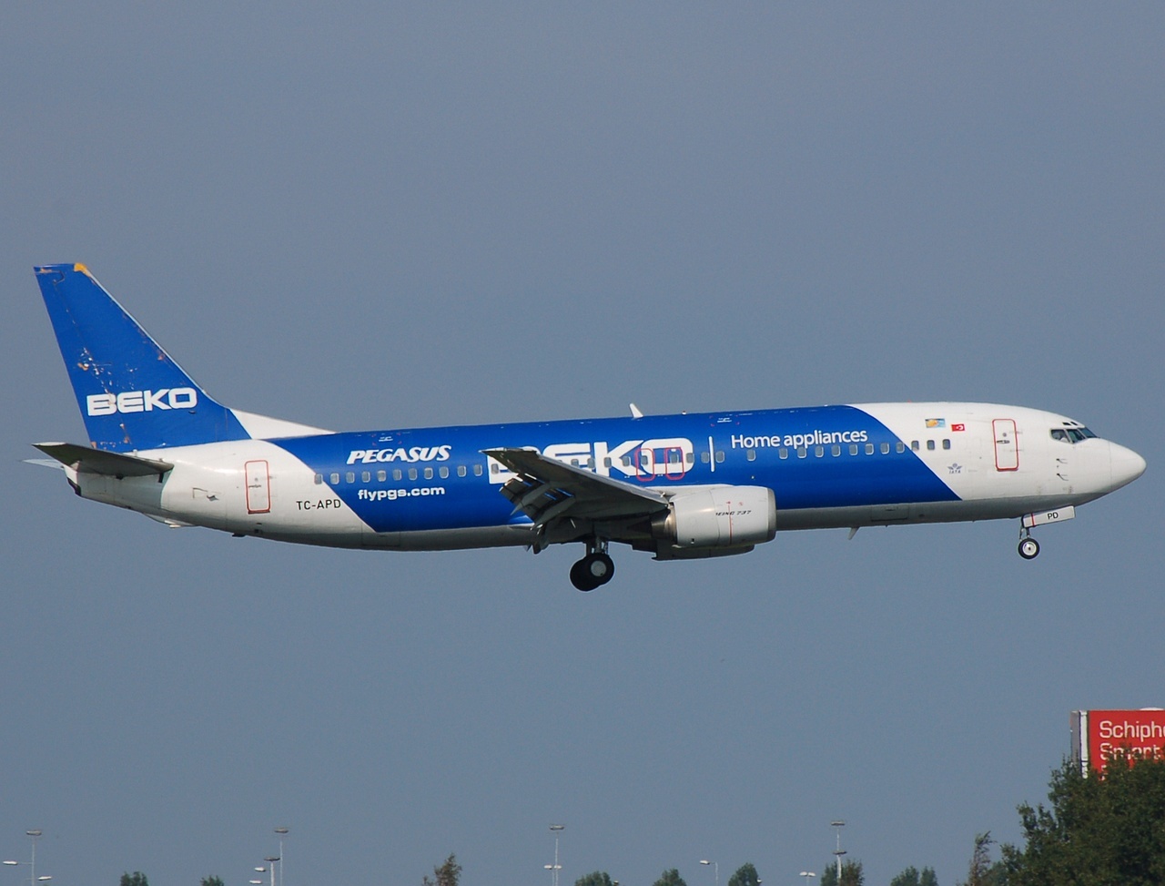 TC-APD - 737-42R - Pegasus - AMS - 20-09-2008