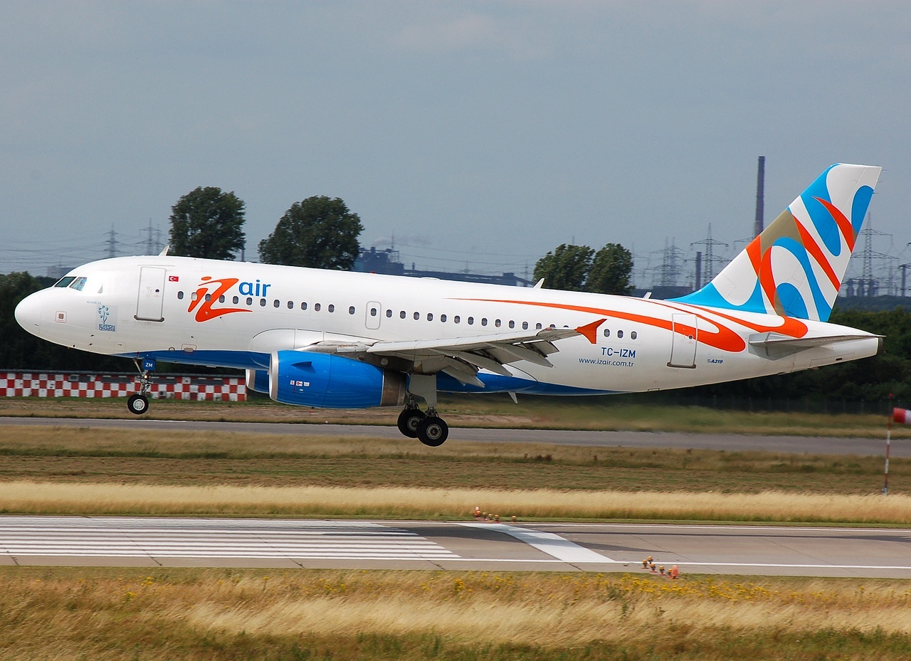 TC-IZM - A319-132 - Izmir Airlines - DUS - 06-07-2008