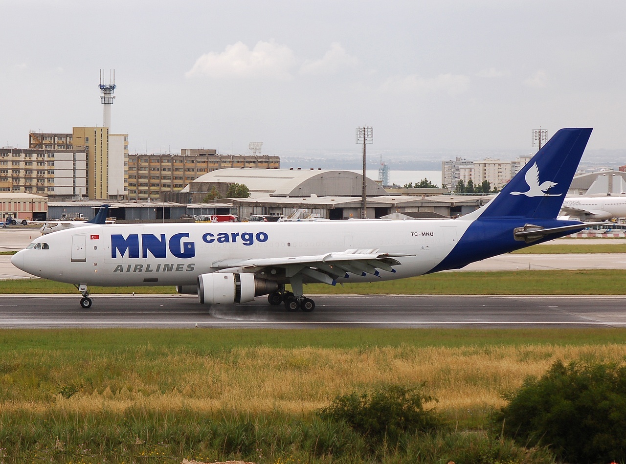 TC-MNU - A300B4-203 - MNG Airlines - LIS - 29-05-2008