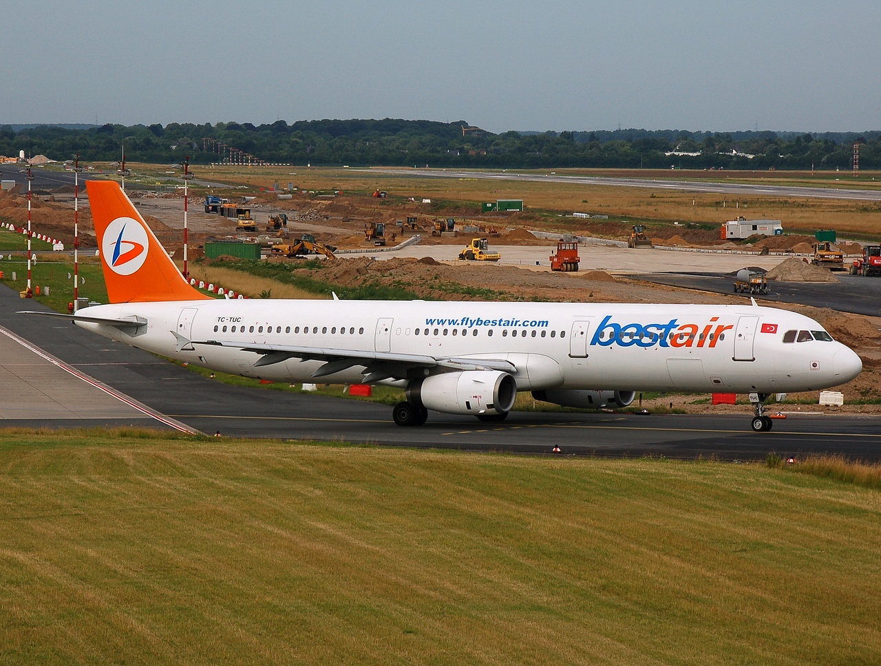 TC-TUC - A321-131 - Best Air - DUS - 06-07-2008