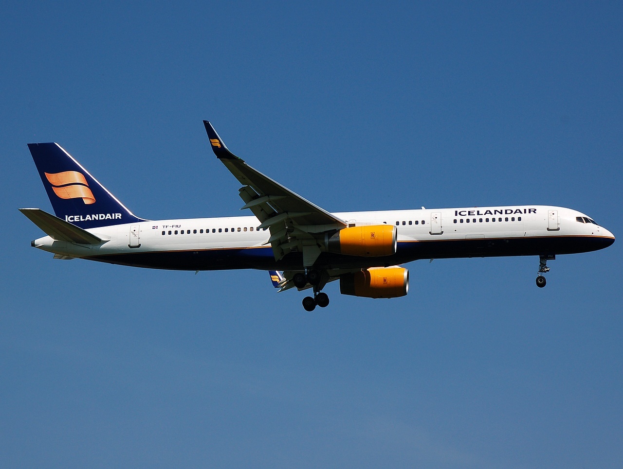 TF-FIU - 757-256(WL) - Icelandair - LHR - 12-05-2008