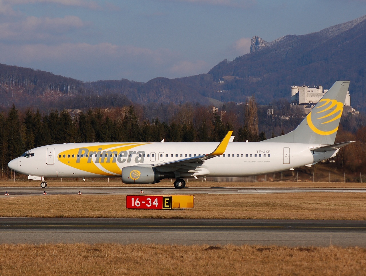 TF-JXF - 737-86N(WL) - Primera Air - SZG - 16-02-2008b