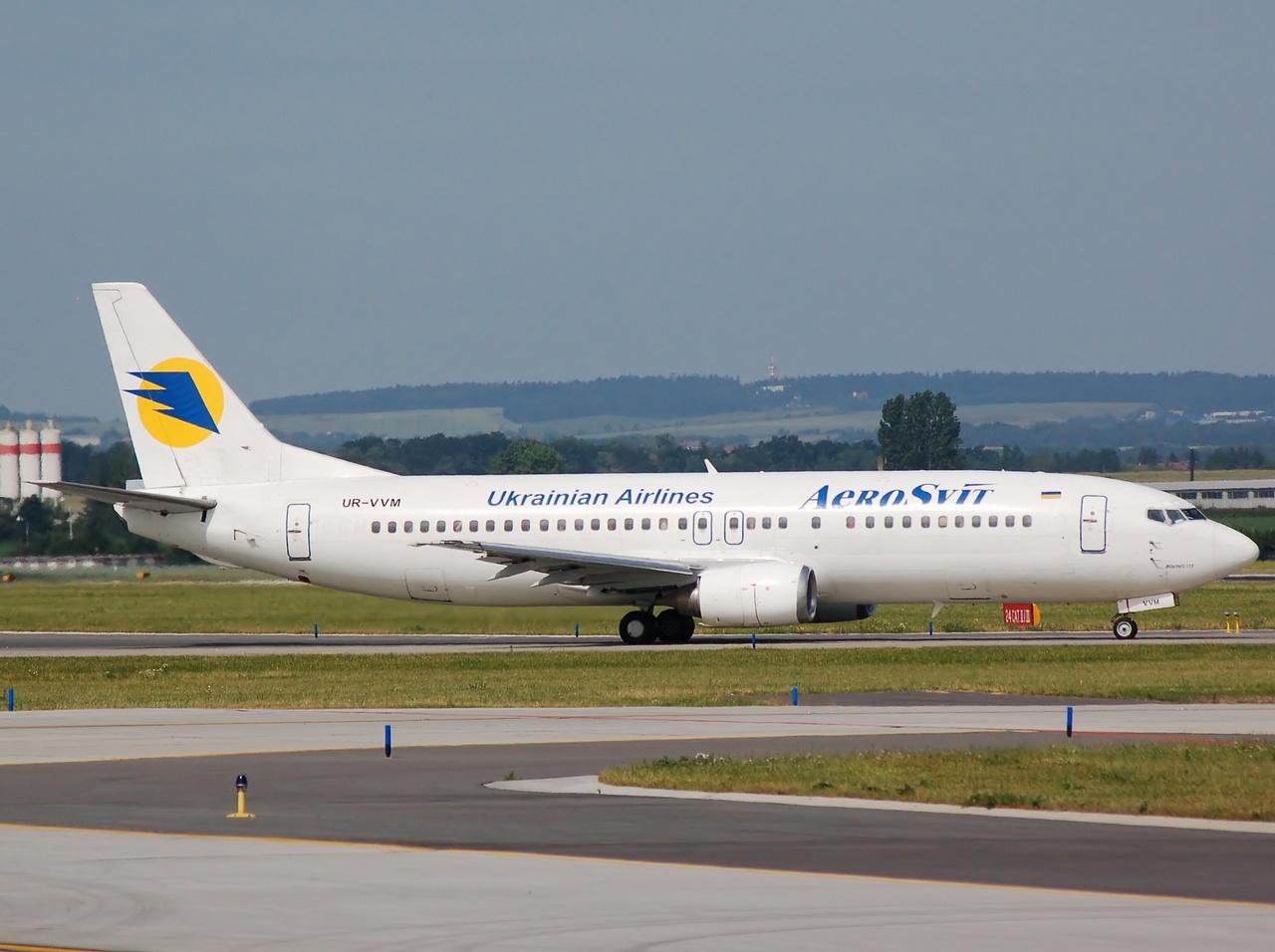 UR-VVM - 737-448 - AeroSvit Airlines - PRG - 30-06-2008