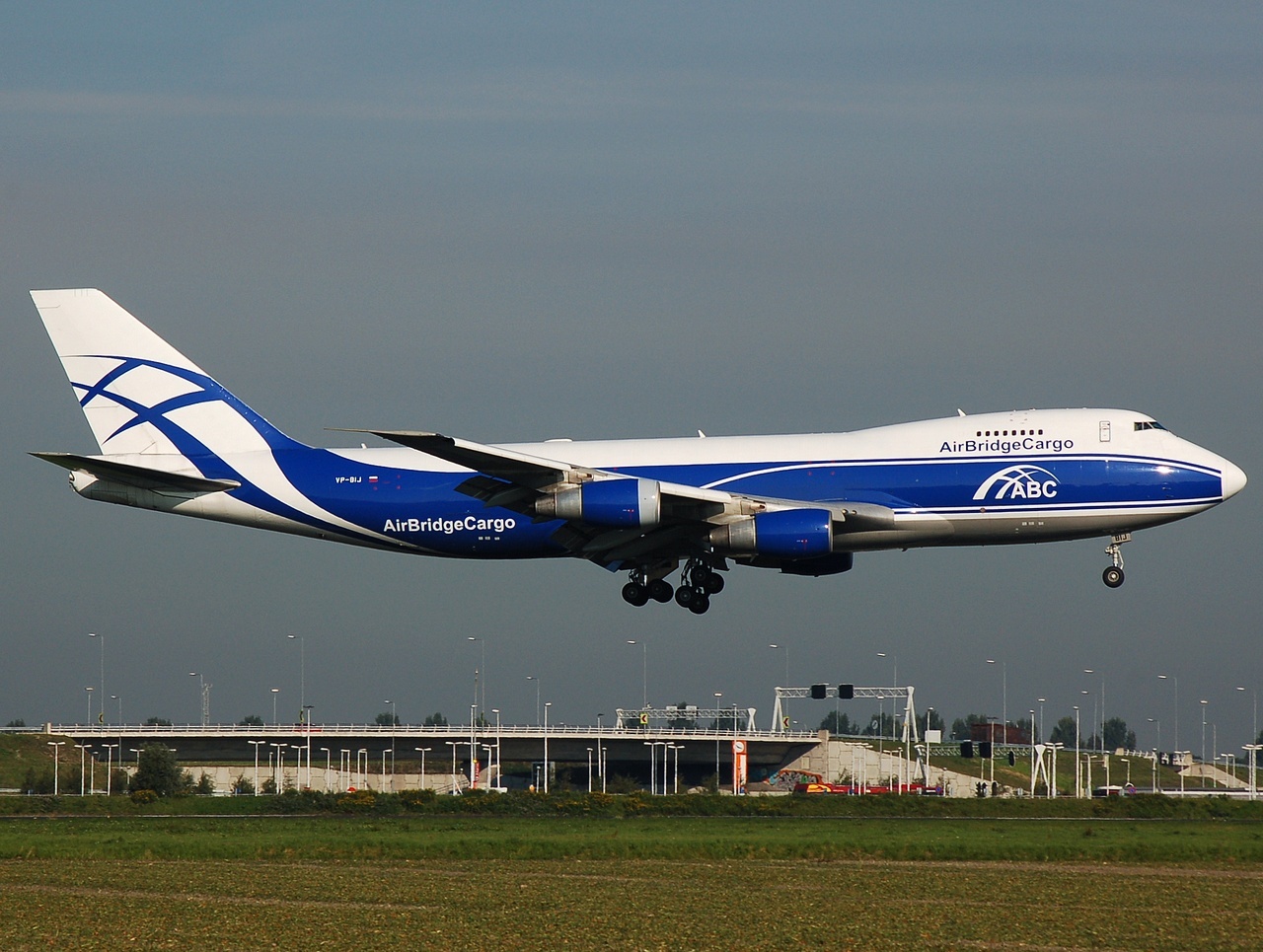 VP-BIJ - 747-281F - AirBridgeCargo - AMS - 20-09-2008