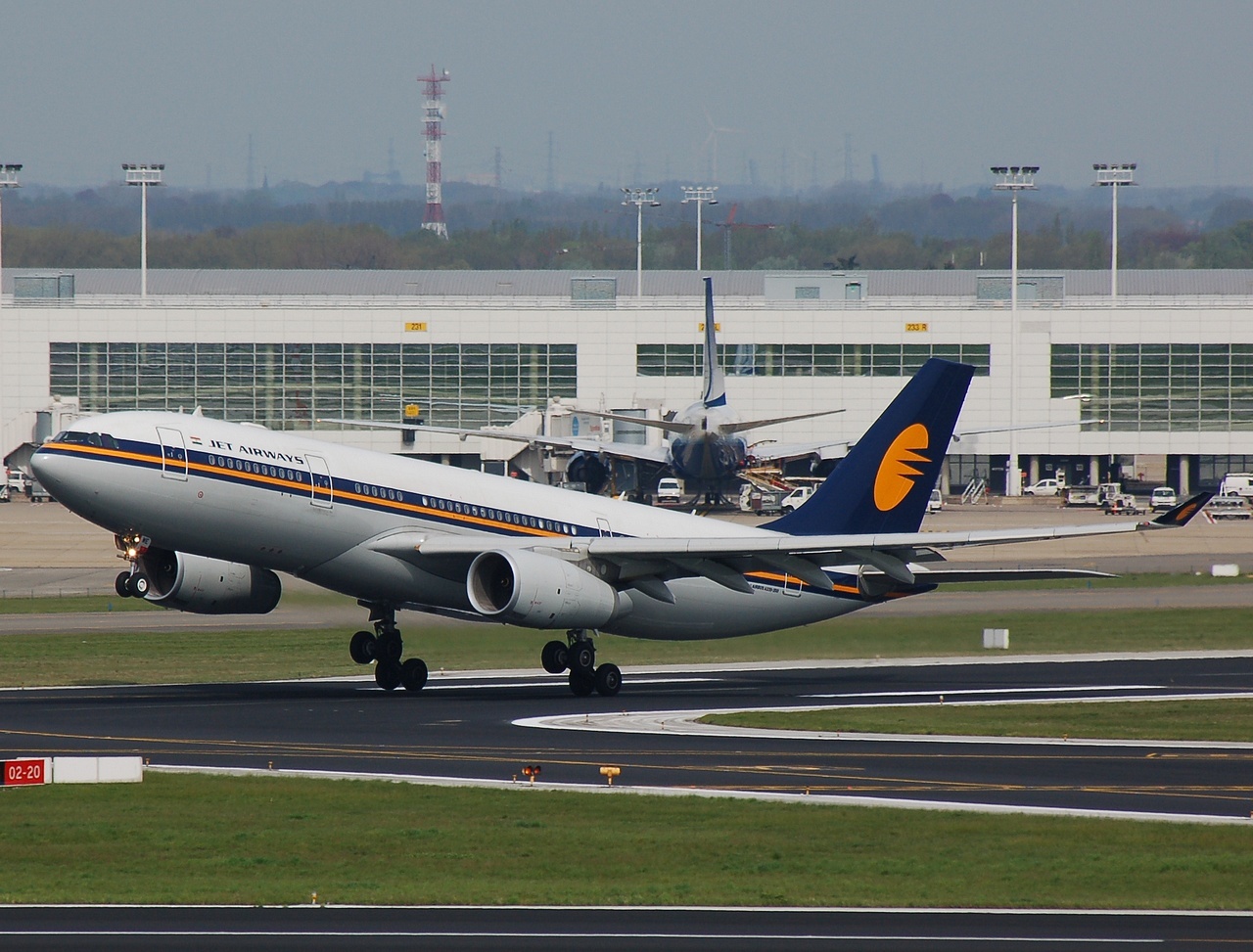 VT-JWE - A330-243 - Jet Airways - BRU - 27-04-2008b