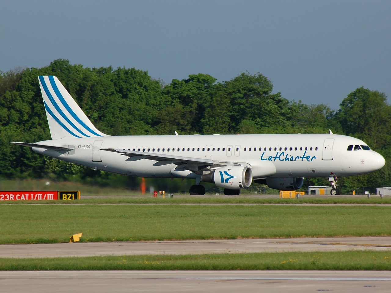 YL-LCC - A320-211 - LAT Charter - MAN - 14-05-2008