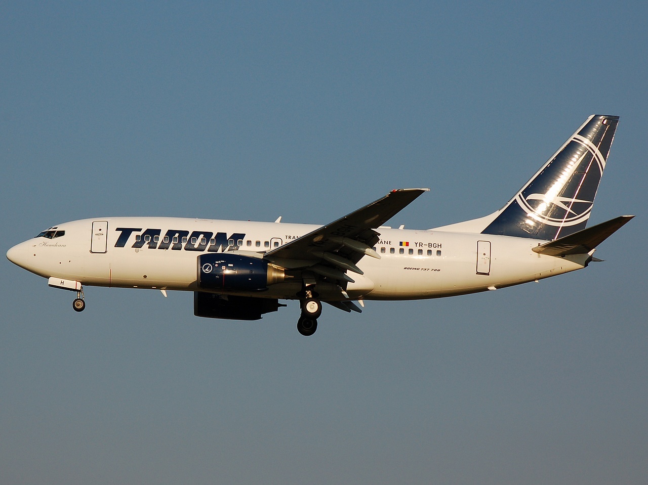 YR-BGH - 737-78J - Tarom - BRU - 15-08-2008