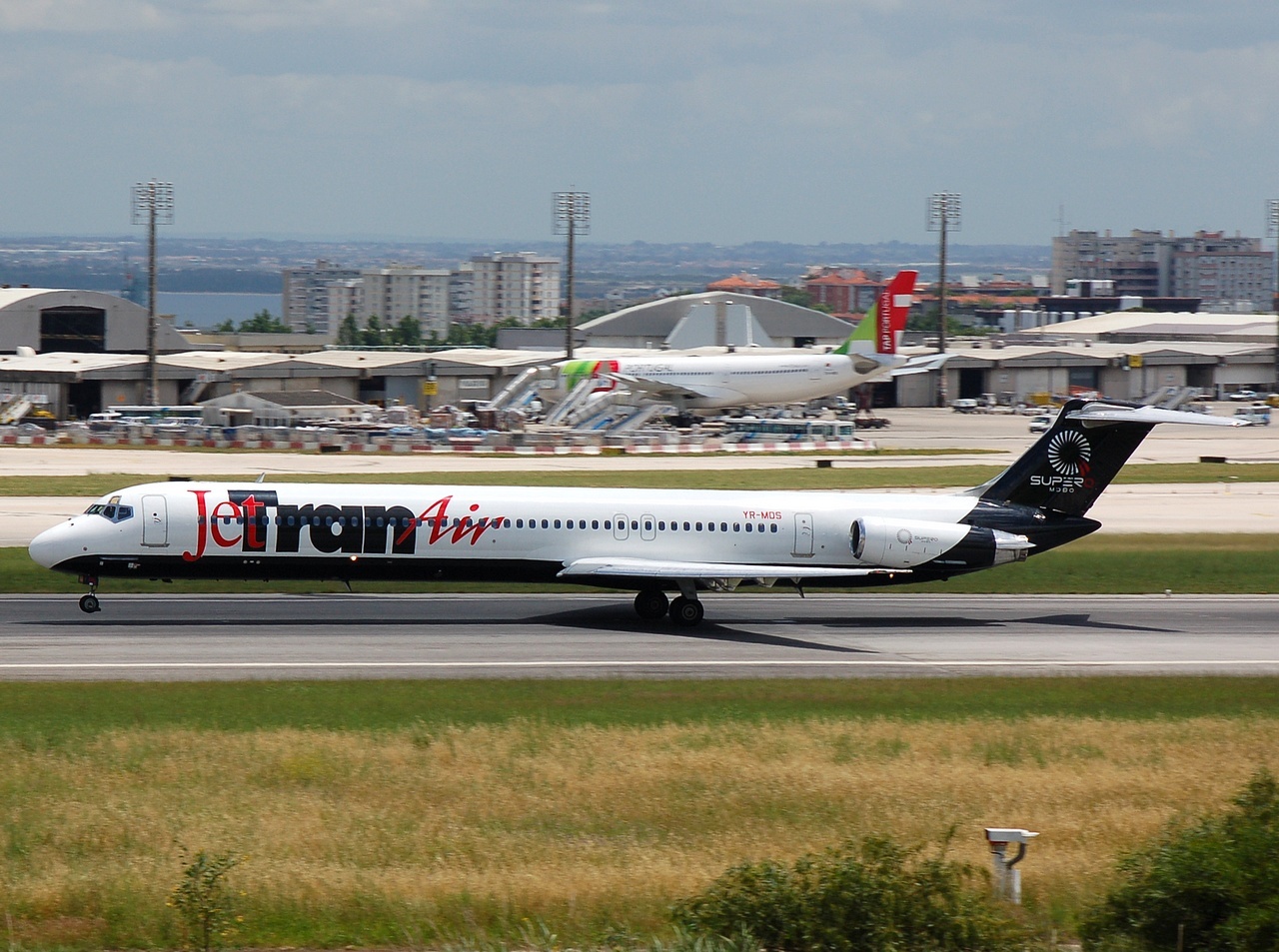 YR-MDS - MD-82 - Jetran Air - LIS - 30-05-2008