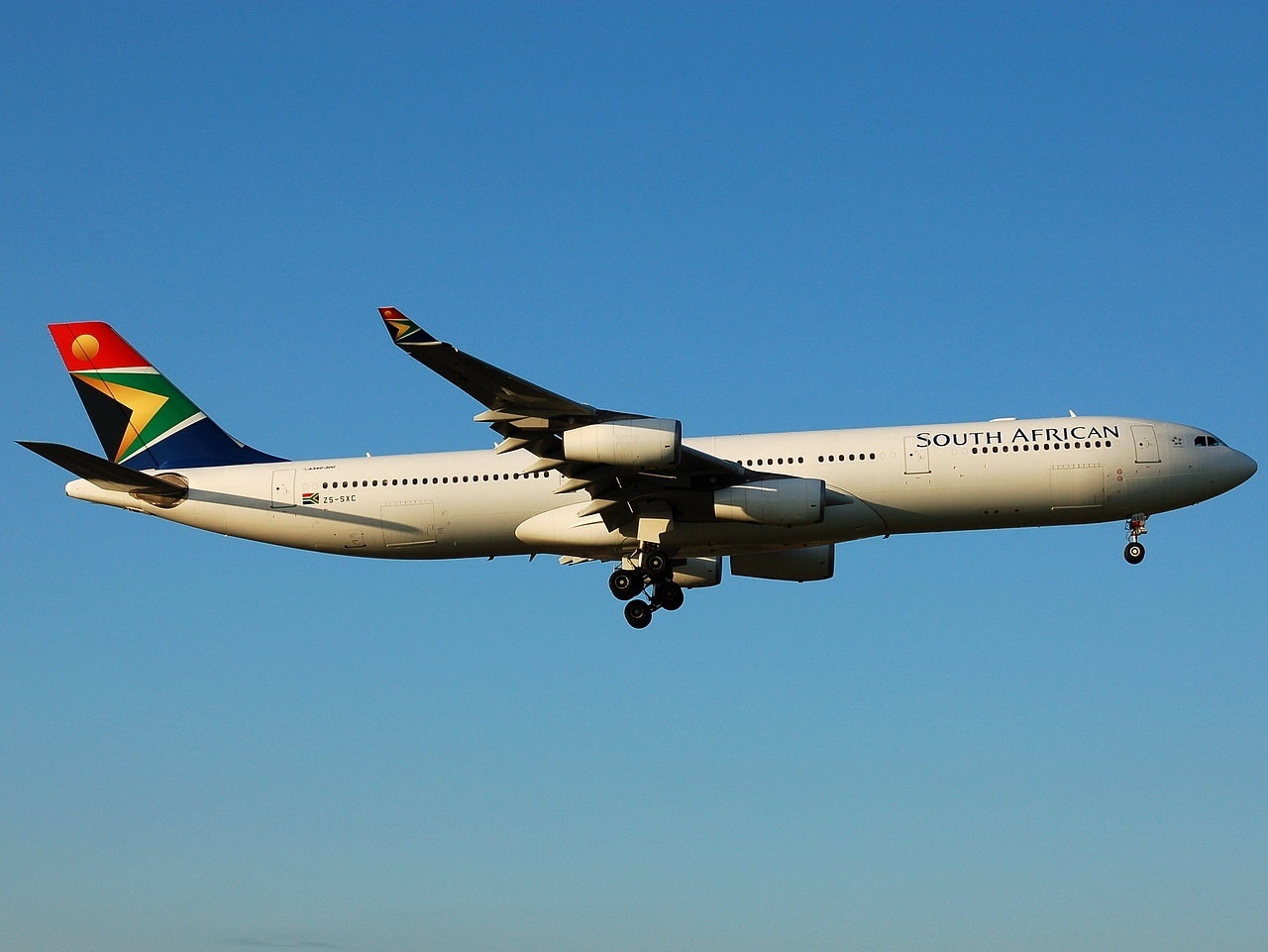 ZS-SXC - A340-313 - South African Airways - LHR - 12-07-2008