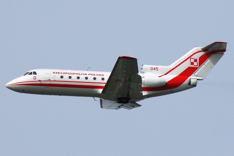 045 - Yakovlev Yak-40 - Rzeczpospolita Polska - BRU - 27-04-2008