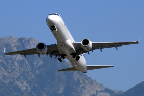 4O-AOA - ERJ-195LR (ERJ-190-200 LR) - Montenegro Airlines - FCO - 10-06-2008c